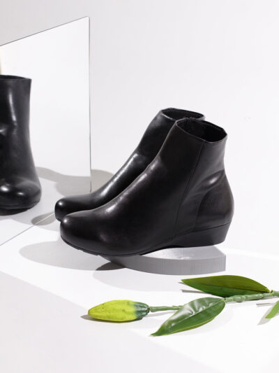 Womens Black Party Wear Solid Round Toe Ankle Boots